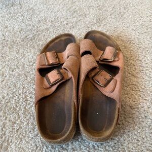 Birkenstock Women’s Arizona Sandal soft footbed size 38 (7-7.5)